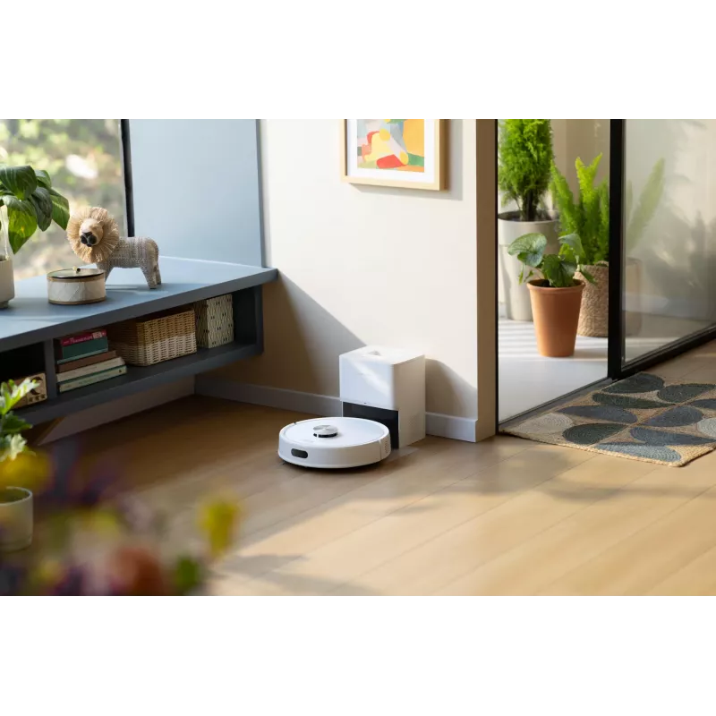 Robot vacuum Roborock Q7 TF+ — bagless, LiDAR navigation, wet mopping, automatic base station (charging & purification), white