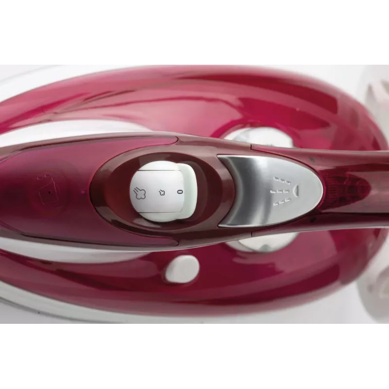 Gorenje SIH3000RBC Steam Iron, 3000 W, ceramic soleplate, 350 ml water tank, 40 g/min steam, 1.6 kg, Red/White