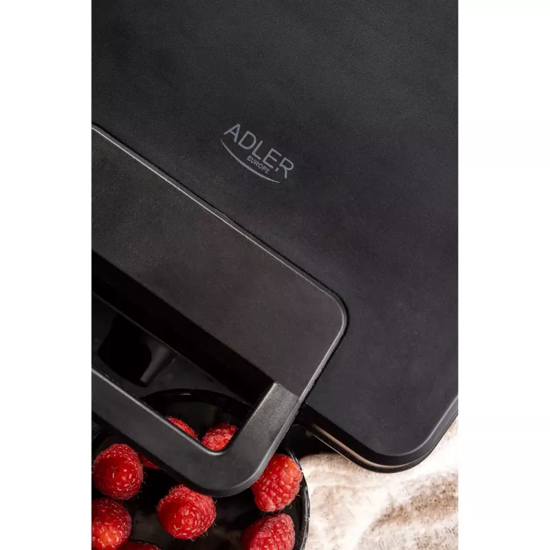 Waffle iron Adler AD 3049, 4 square waffles, non-stick, 1800 W, black