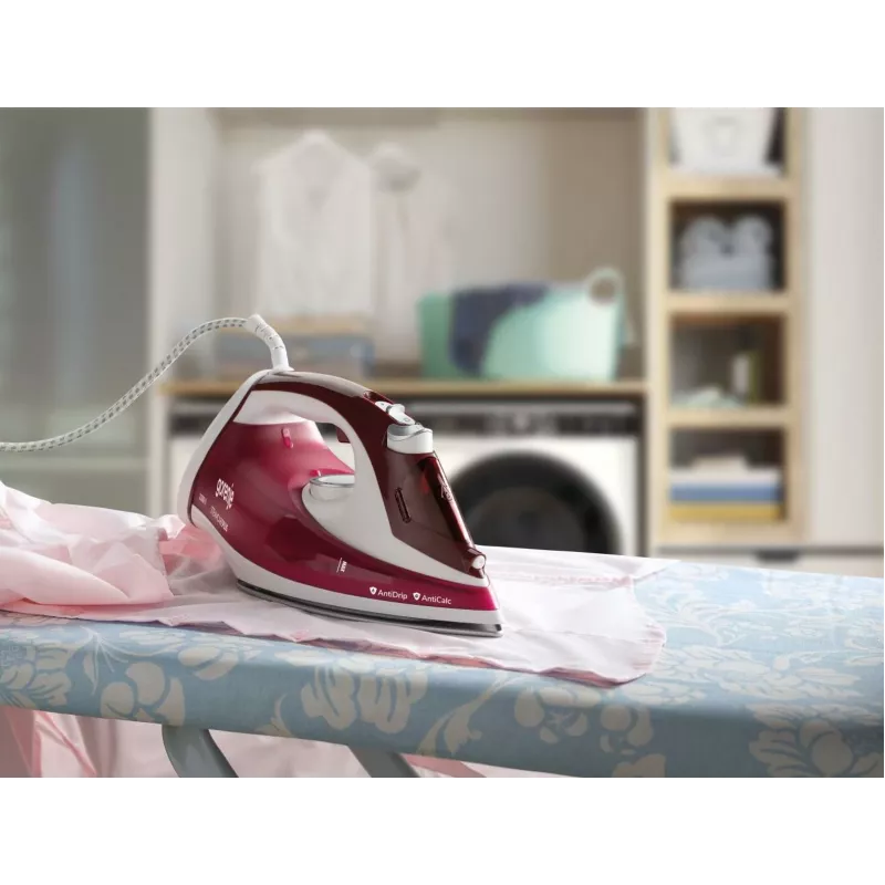 Gorenje SIH2200RBC Steam iron Ceramic soleplate 2200 W Red