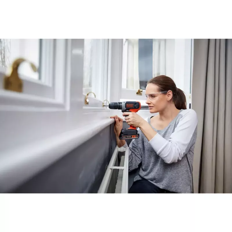 Cordless drill/screwdriver Black & Decker BCD001C1, 18 V, Li‑ion 1.5 Ah, orange/black