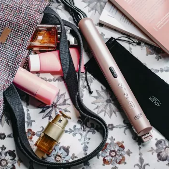 Cordless hair straightener Adler AD 2327 with ceramic heating system, temperature 160–220 °C