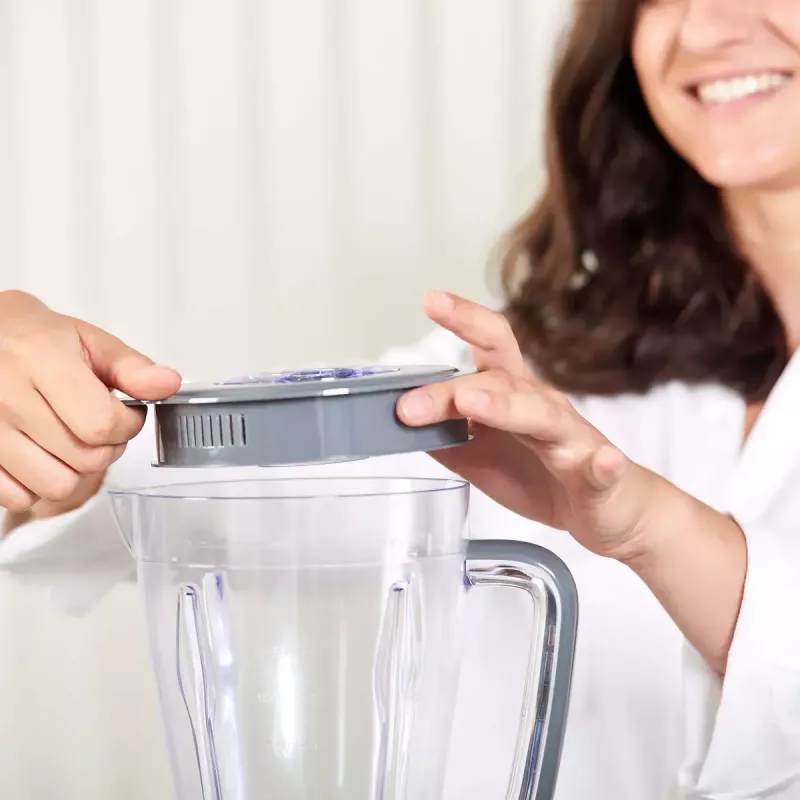 Tabletop blender Black & Decker BXJB500E — 1.5 L glass jar, 500 W, 2 speeds, pulse, ice-crush