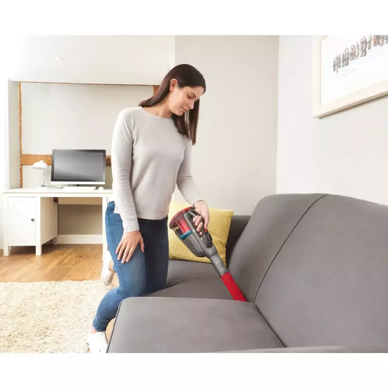 Handheld vacuum Black & Decker BHHV315J — 12V cordless, 20 AW suction, 0.7 L bagless, 16 min runtime
