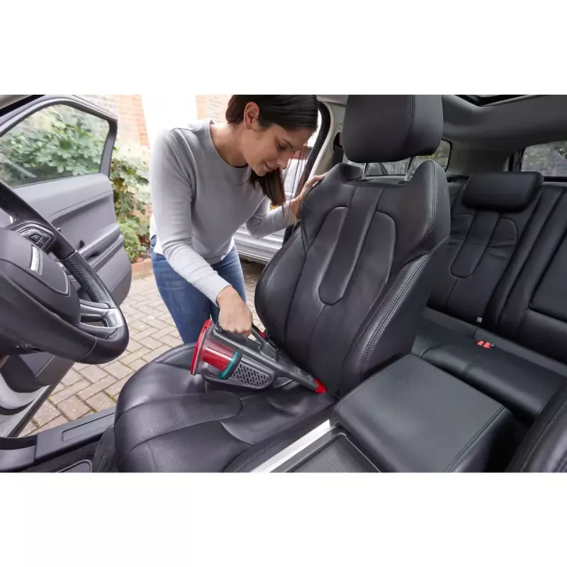 Handheld vacuum Black & Decker BHHV315J — 12V cordless, 20 AW suction, 0.7 L bagless, 16 min runtime