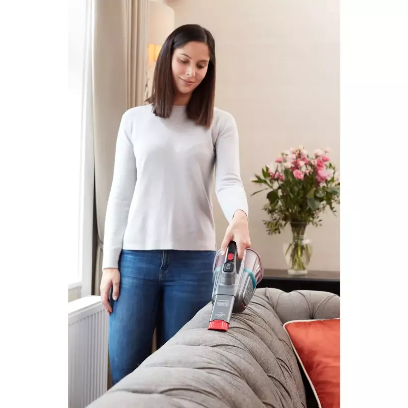 Handheld vacuum Black & Decker BHHV315J — 12V cordless, 20 AW suction, 0.7 L bagless, 16 min runtime