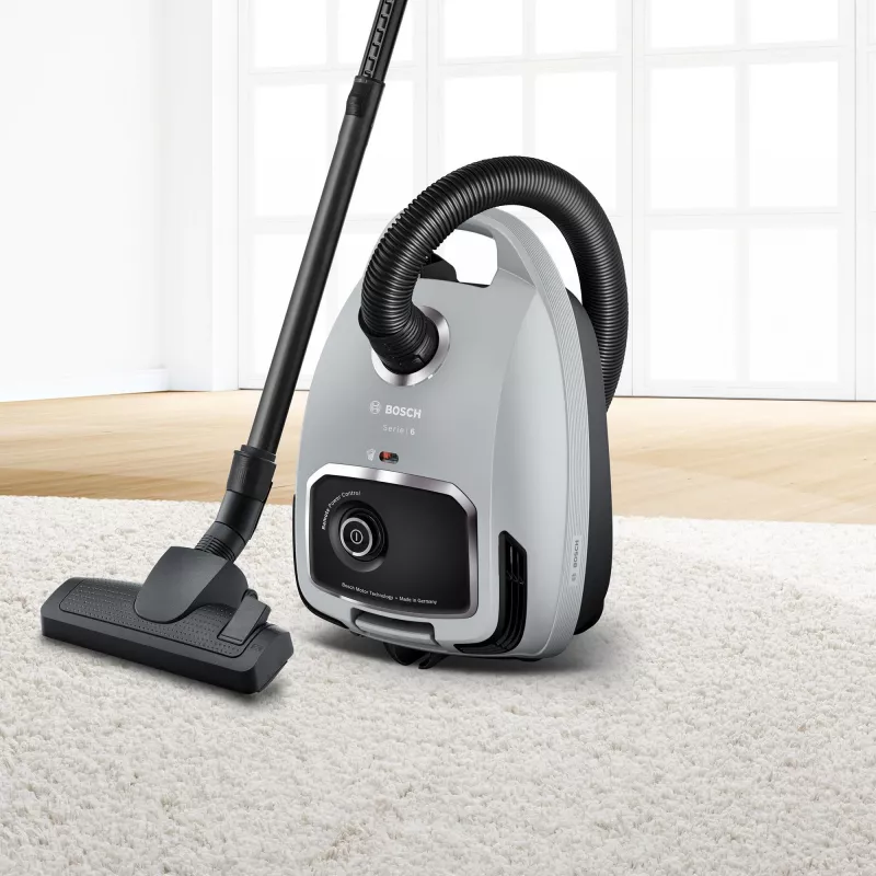 Bosch Serie 6 BGB6X330 cylinder vacuum cleaner, 600 W, 4 L dust bag, HEPA filter, dry