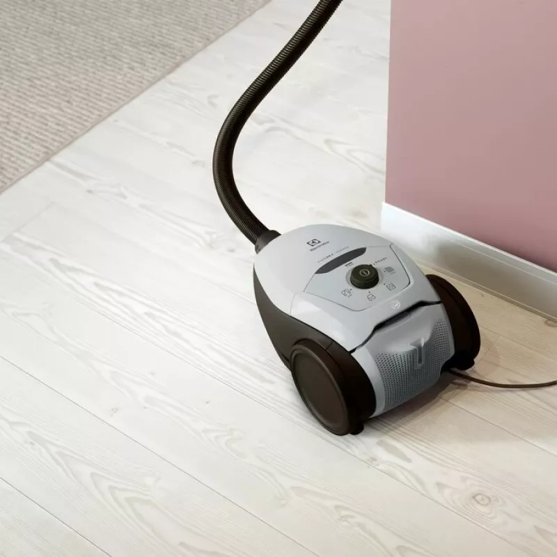 Cylinder vacuum Electrolux Pure D8 — 3.5 L dust bag, 600 W, telescopic tube, Hygiene Filter, 12 m radius