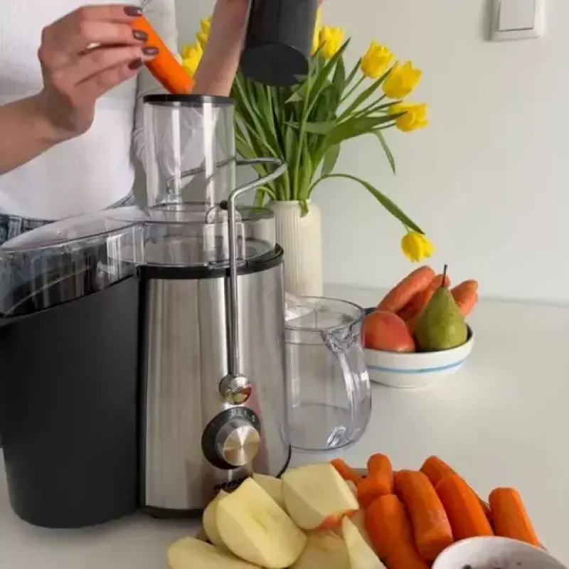 Centrifugal juicer MPM MSO-18-M, 1000 W motor, 1 L juice container, 2-step control, stainless steel, black/silver
