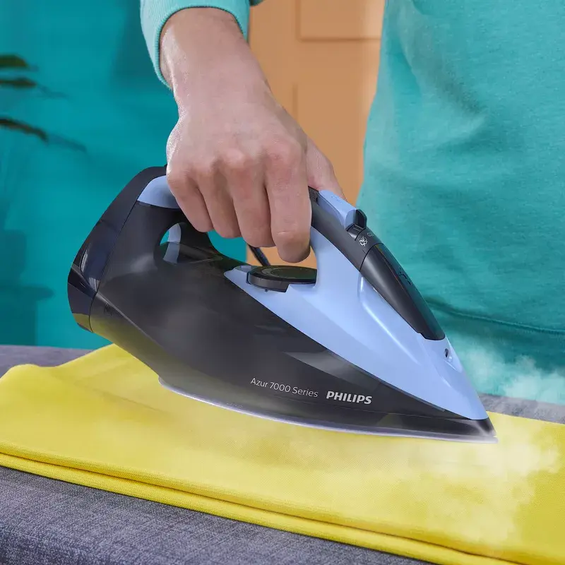 Dry & Steam Iron Philips 7000 series DST7041/20 — 2800 W, 0.3 L water tank, SteamGlide Elite soleplate, 3 temperature settings