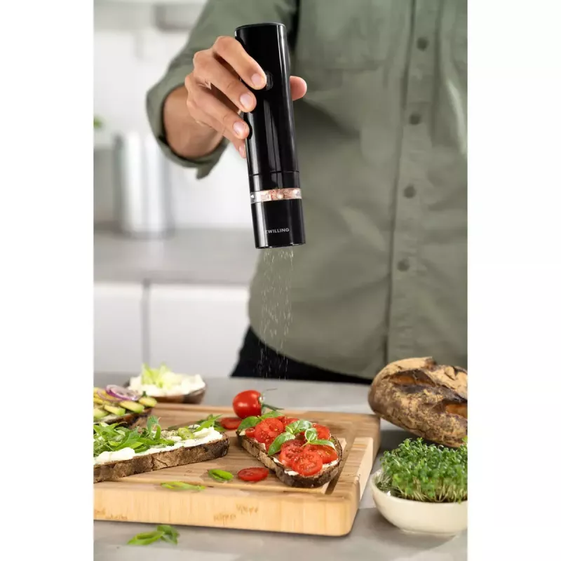 Electric salt and pepper mill ZWILLING ENFINIGY 53103-701-0, black plastic, 200 mm height, Li-Ion battery