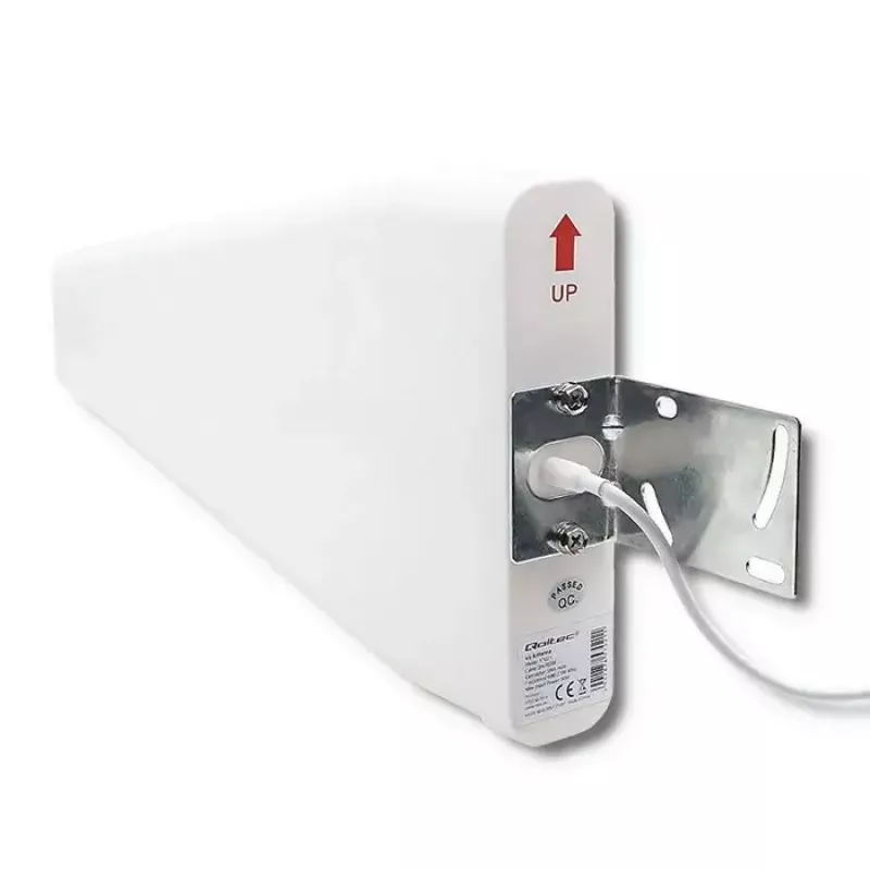 Outdoor 4G LTE Antenna QOLTEC 57021 — 18 dBi gain, 600–2700 MHz, 50 Ω, 50 W, white plastic housing
