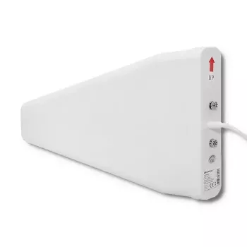 Outdoor 4G LTE Antenna QOLTEC 57021 — 18 dBi gain, 600–2700 MHz, 50 Ω, 50 W, white plastic housing