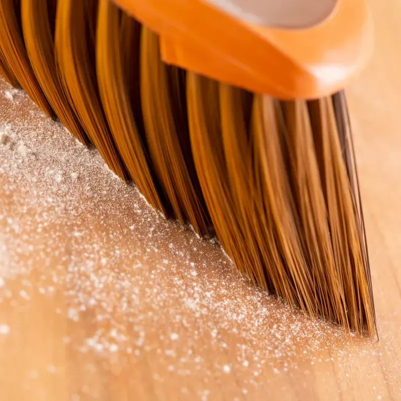 Indoor sweeping brush VILEDA model 136082 with soft/hard plastic bristles and handle, bronze