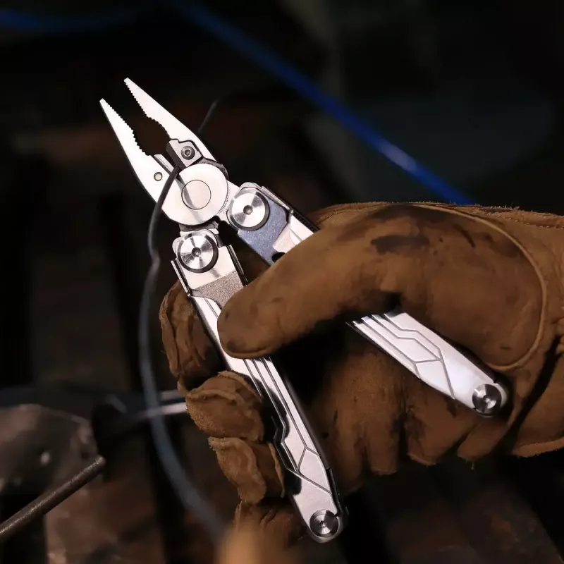 Multitool Nextool Flagship Captain NE20214 — compact stainless steel design