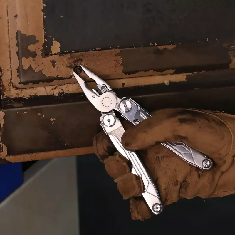 Multitool Nextool Flagship Captain NE20214 — compact stainless steel design