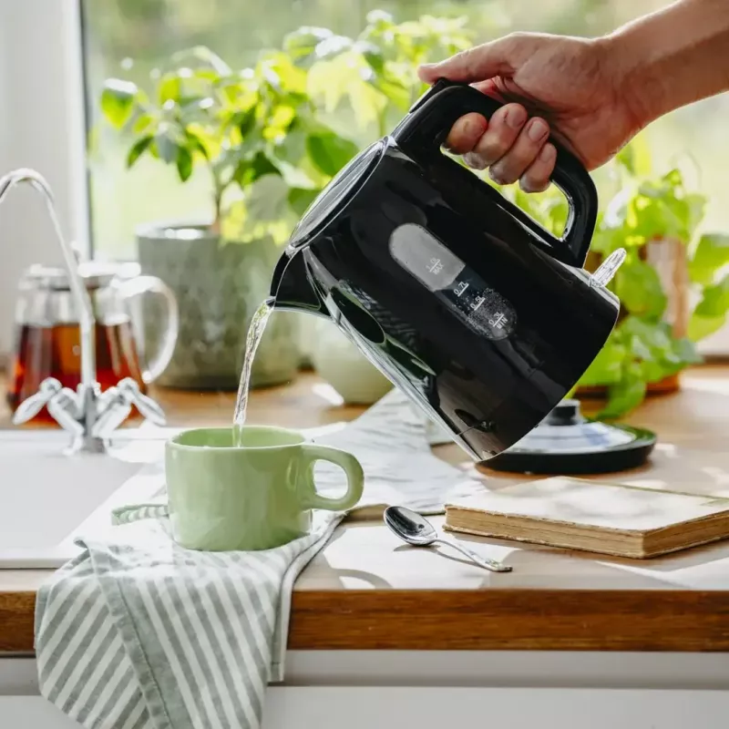 Electric kettle Adler AD 1380B — 1.7 L, up to 2200 W, black, 360° base