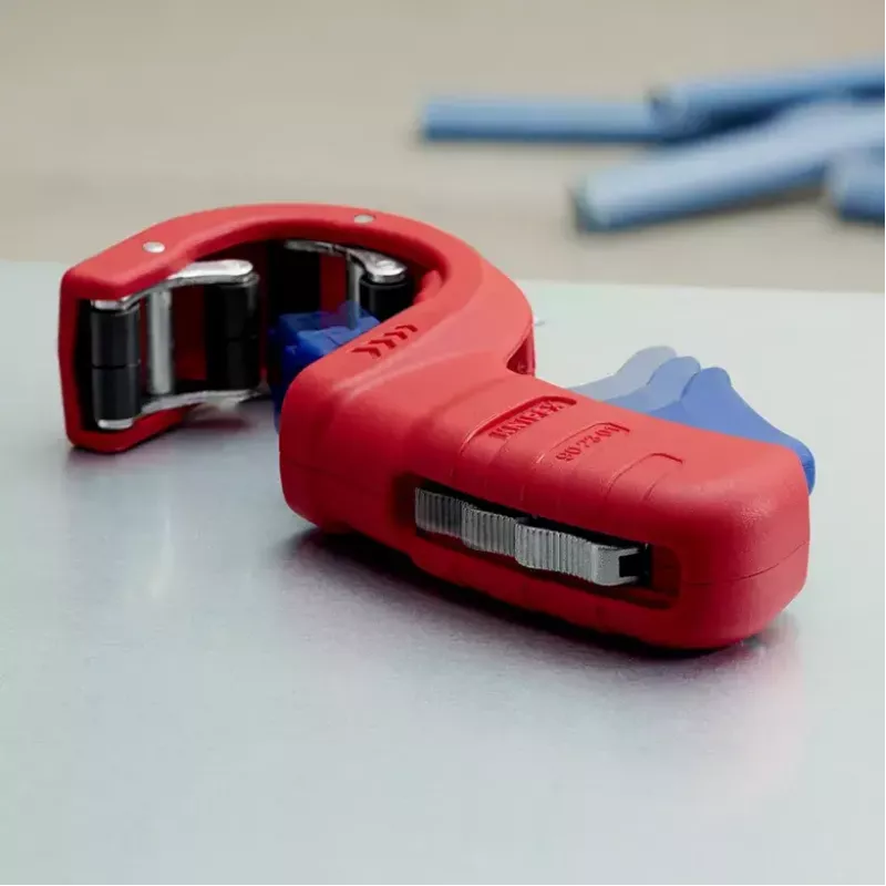 Pipecutter Knipex 90 23 01 BK Steel Blade Plastic Handle 165mm
