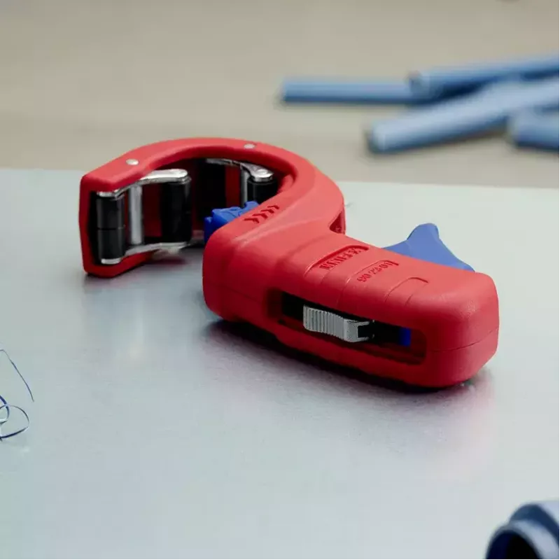 Pipecutter Knipex 90 23 01 BK Steel Blade Plastic Handle 165mm