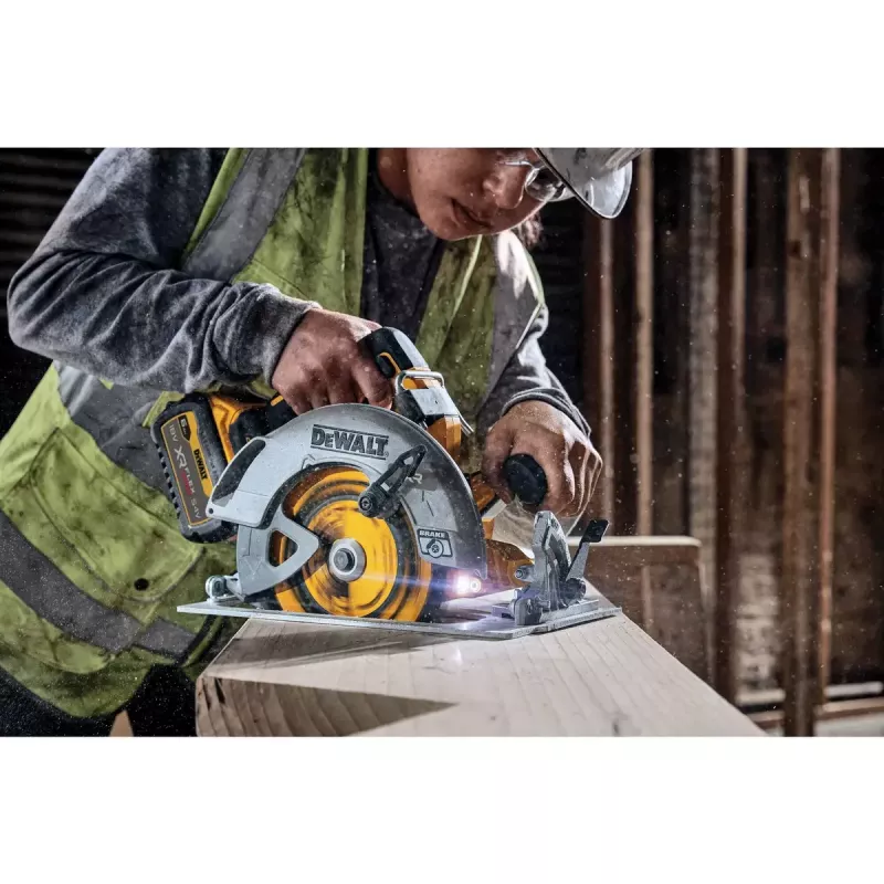 Portable Circular Saw DeWALT DCS573NT-XJ