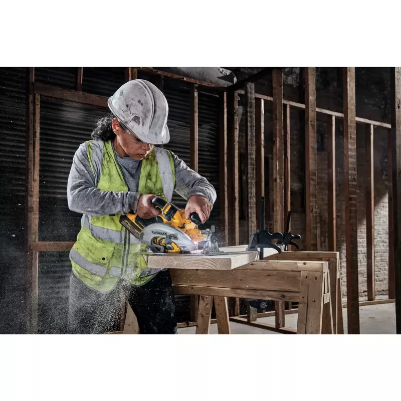 Portable Circular Saw DeWALT DCS573NT-XJ