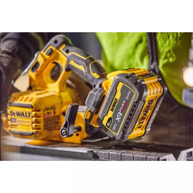 Portable Circular Saw DeWALT DCS573NT-XJ
