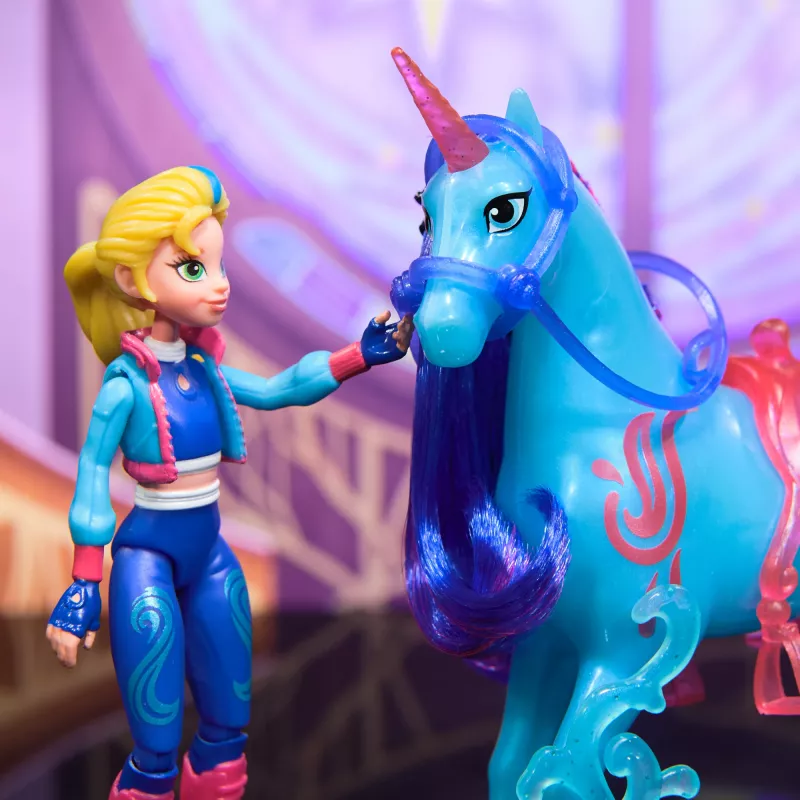 Toy figure Spin Master Unicorn Academy Isabel with real mane and tail and brush