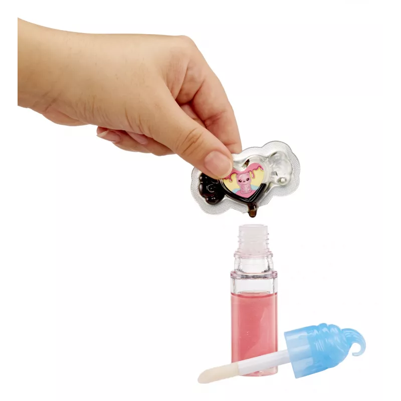 MGA Entertainment Yummiland Lip Gloss Doll Sour Sweeties - Gabi Gummybear