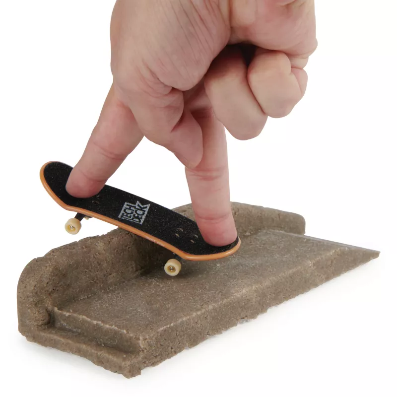Tech Deck DIY Concrete Reusable Modeling Playset with Exclusive Enjoi Fingerboard, Rail, Molds, Skatepark Kit, Kids Toy for Boys and Girls Ages 6 and up