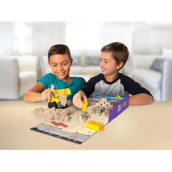 Kinetic Sand , Dig N' Demolish Playset with 1lb Play Sand & Toy Truck, Sensory Toys for Kids Ages 5 and up