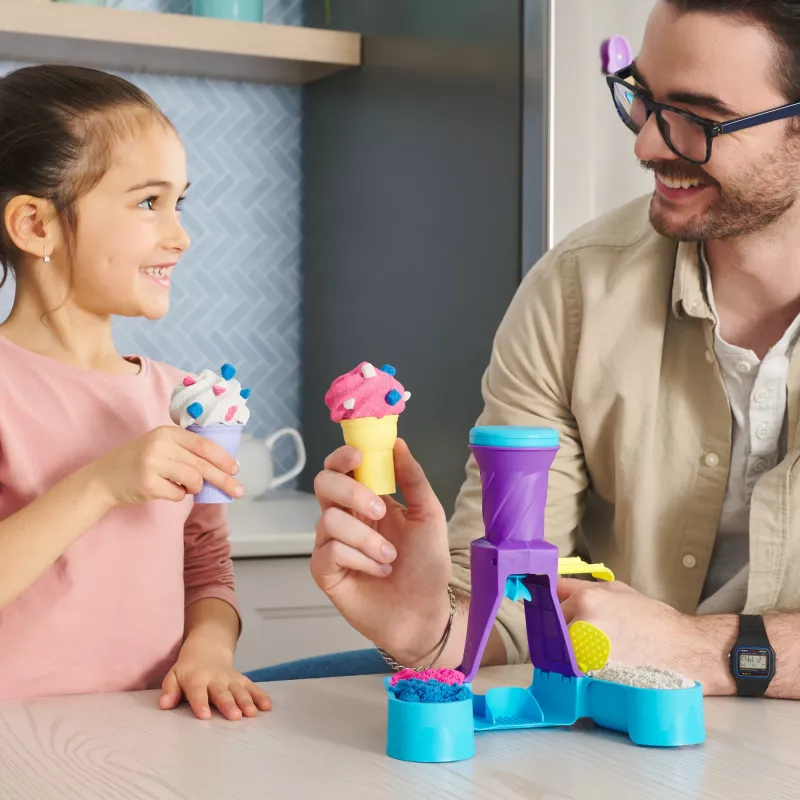 Kinetic Sand , Soft Serve Station, Easter Basket Stuffers, Includes 14oz Moldable Play Sand (3 Colors), 2 Ice Cream Cones & 2 Tools