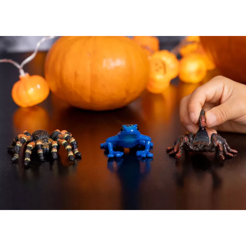 Figure TEKA Blue Poison Dart Frog schleich WILD LIFE — plastic animal figurine, 3+ years