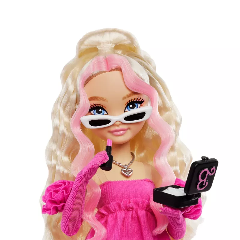 Barbie Dream Besties “Malibu” Fashion Doll with 8 Makeup & Hair Themed Accessories
