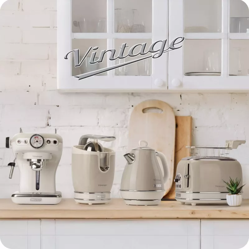 Ariete 1389 Vintage Espresso Coffee Machine - Espresso coffee machine for ground coffee or ESE pods, in a pastel beige colour
