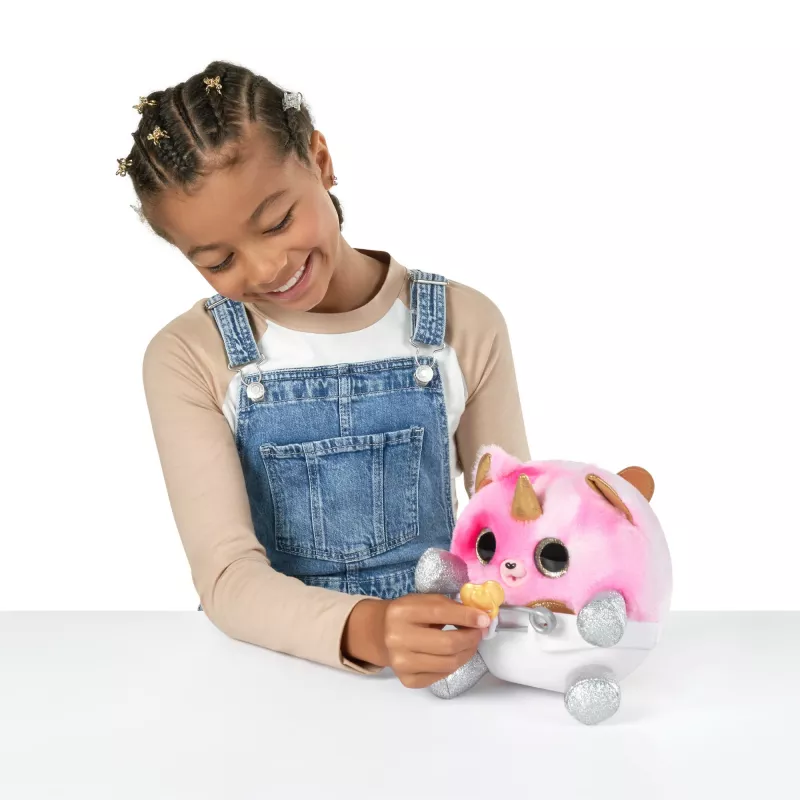 Toy figure Zuru Rainbowcorns Adopt-A-Corn Surprise — assorted collectible mini figure (assorted item)