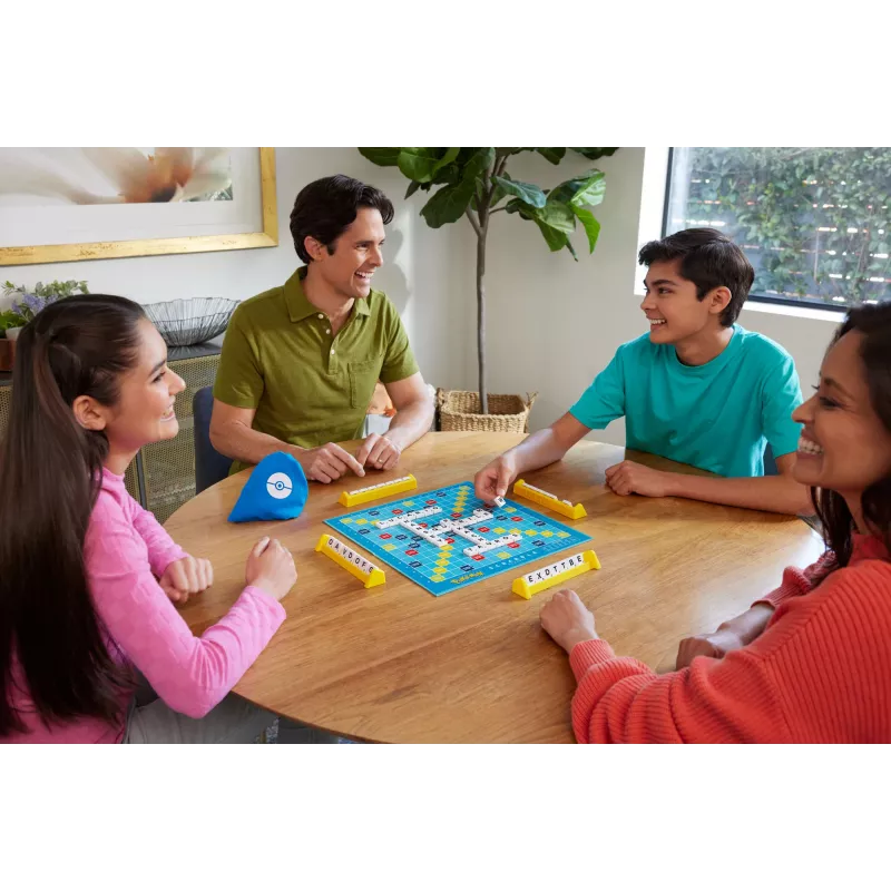 Games Scrabble Pokémon Board Game, Classic Family Word Game with Two Ways to Play for 2-4 Players, German Edition