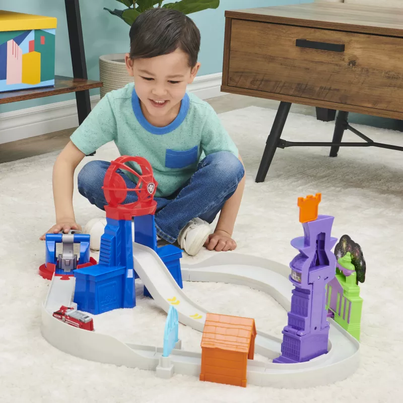 PAW Patrol , True Metal Total City Rescue Movie Track Set with Exclusive Marshall Vehicle, 1:55 Scale, Kids Toys for Ages 3 and up