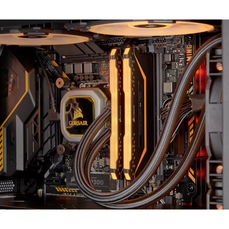 CORSAIR Memory 16GB DDR4 3200MHz 2x8GB C16 - Black (Open Box)