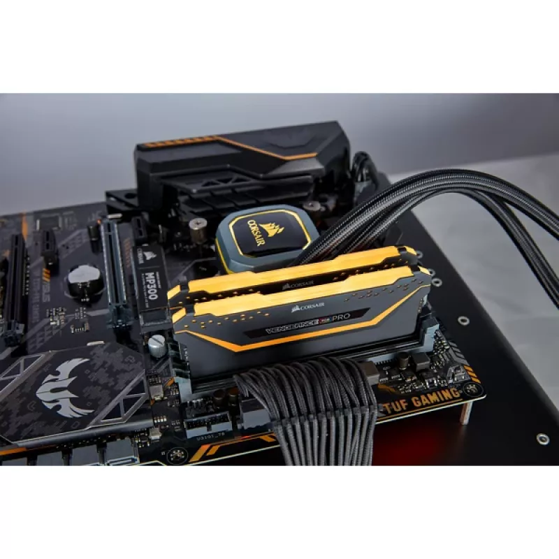 CORSAIR Memory 16GB DDR4 3200MHz 2x8GB C16 - Black (Open Box)