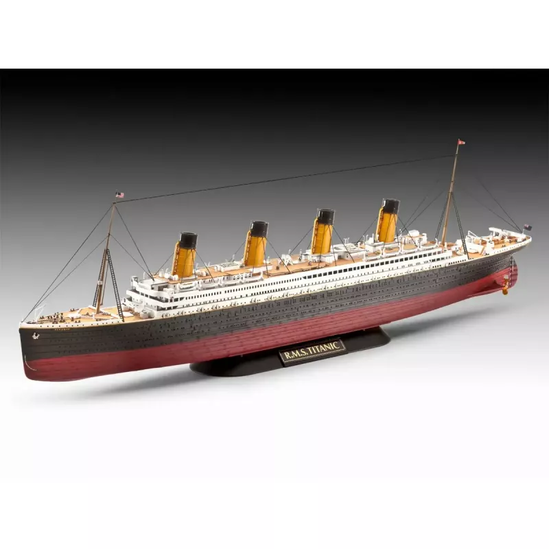 Scale model ship REVELL RMS Titanic 1:700 / 1:1200 – plastic model kit (MPN 05727)