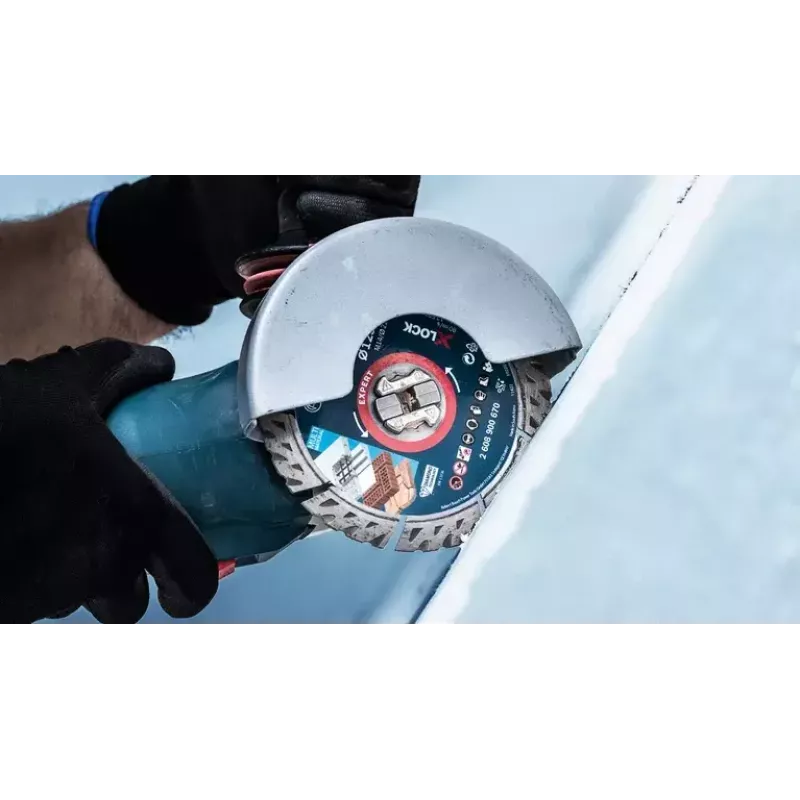 Bosch EXPERT MULTIMATERIAL X-LOCK Cutting disc