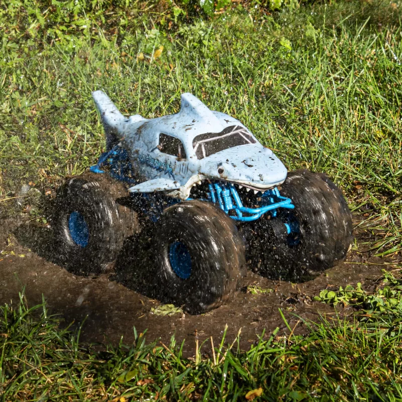 Monster Jam , Official Megalodon STORM All-Terrain Remote Control Monster Truck, 1:15 Scale