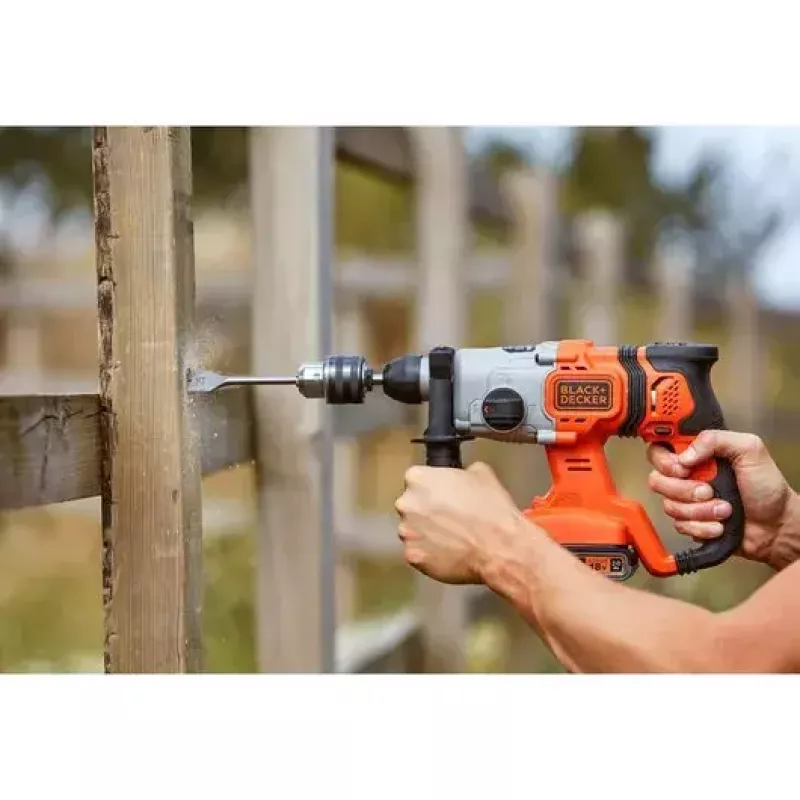 Drill Black & Decker BCD900B-XJ