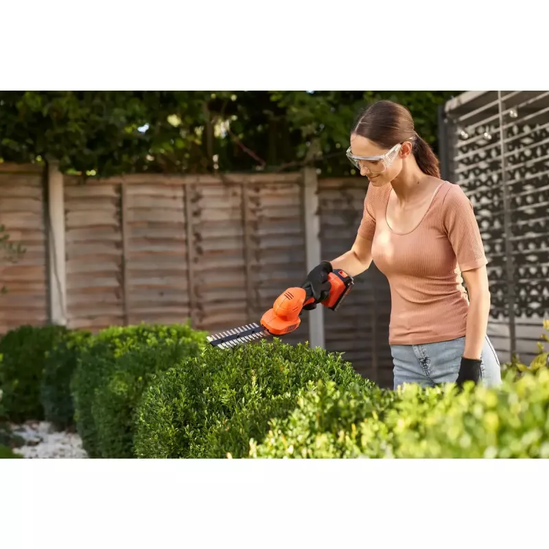 Hedge Trimmer Black & Decker BCSS18D1-QW 18V Cordless