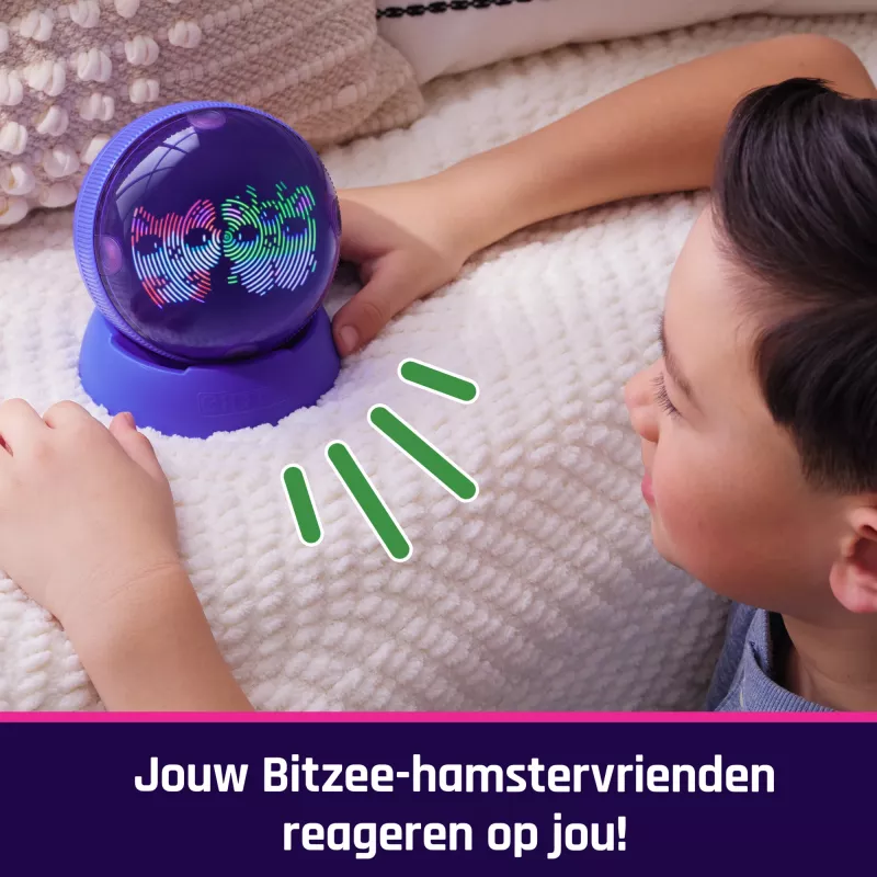 Interactive Hamster Ball Toy Spinmaster Bitzee with 20+ Digital Hamsters, Rolls and Reacts to Touch, AA Battery, Multicolour