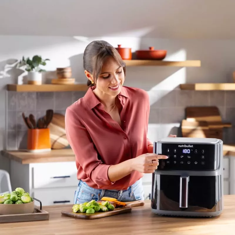 NutriBullet CrispLite Vision Single 8 L Stand-alone 2000 W Hot air fryer Black