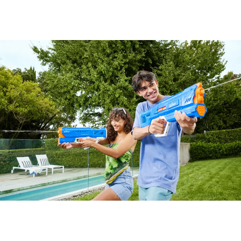 Zuru water blaster Mega Pulse Motor Soaker XSHOT — battery-powered motorized water blaster (model 118159)