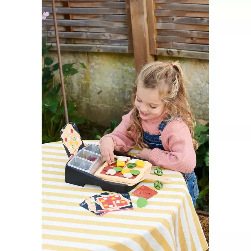 Pizza preparing playset Ooni 79150 with pizza-making accessories