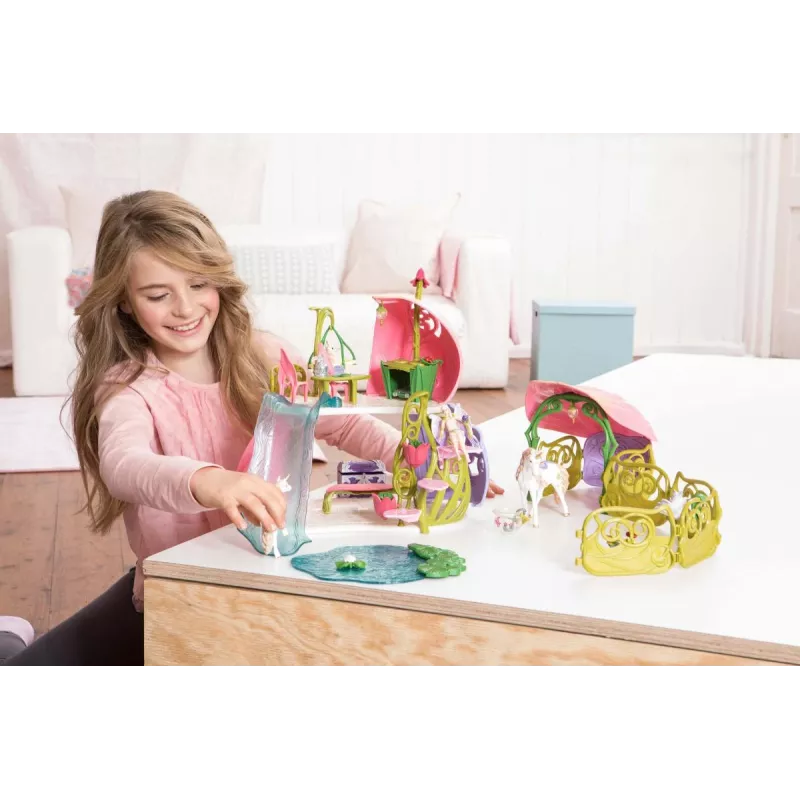 schleich BAYALA Glittering flower house with unicorns, lake and stable