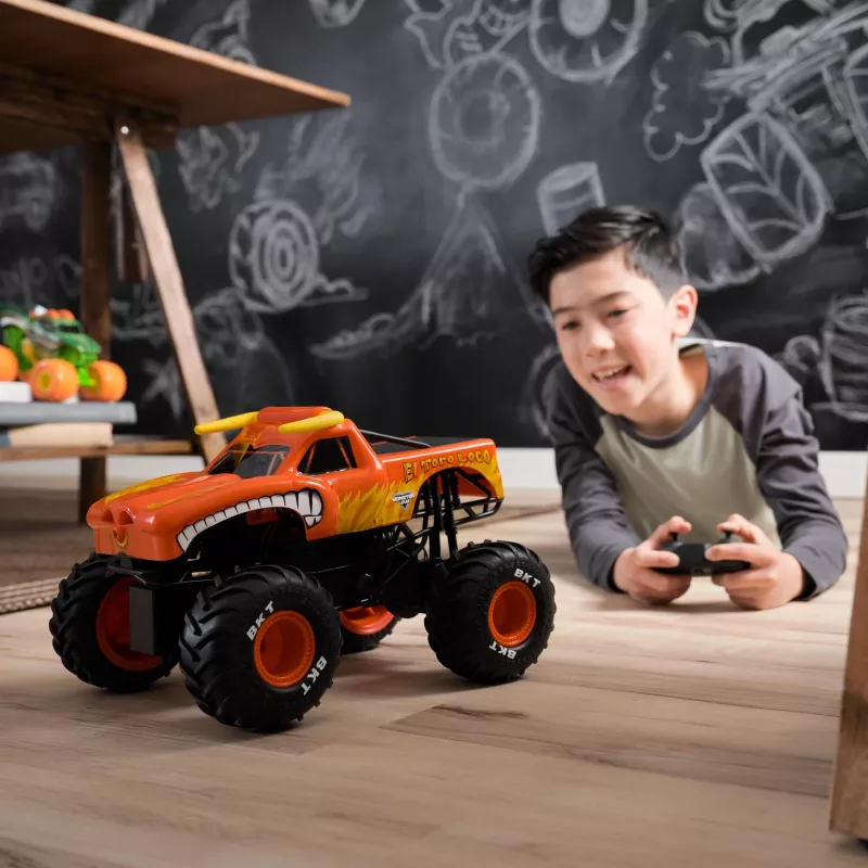 Monster Jam , El Toro Loco RC Monster Truck with Atomizer Smoke Effects, 1:15 Scale, Kids Toys for Boys and Girls Ages 3 and up